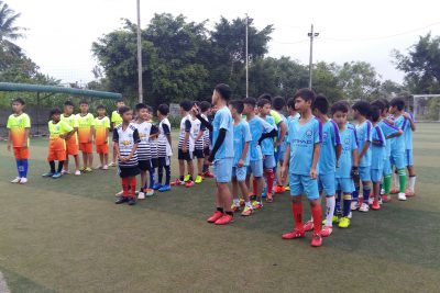 Học sinh tham gia HKPĐ môn bóng đá mini